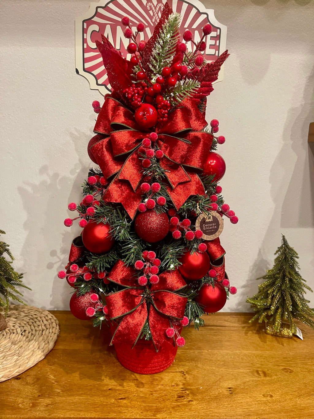 Árvore De Natal Decorada 70cm C/ Led